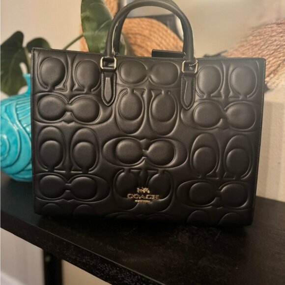 Coach Handbags - NWT Coach Maggie Tote Bag In Blocked Signature Leather CY672